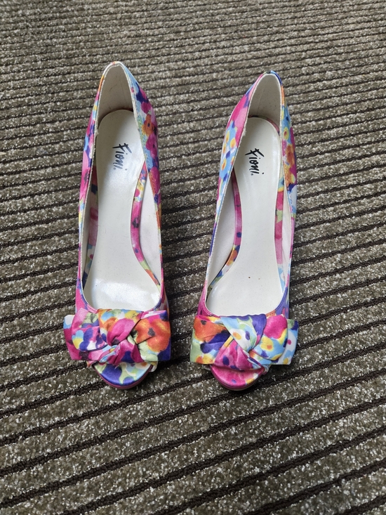 FIONI Clothing Shoes - WOMENS FIONI Floral Knot Peep-Toe Pumps - Multicolor